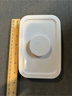 Oxo White Rectangular Storage Lid with Central Knob